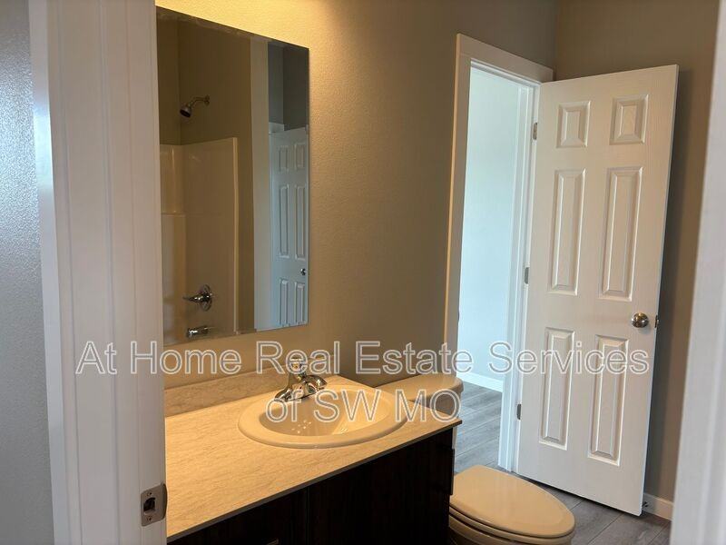 1331 S Shayla Ave - Photo 5 of 8