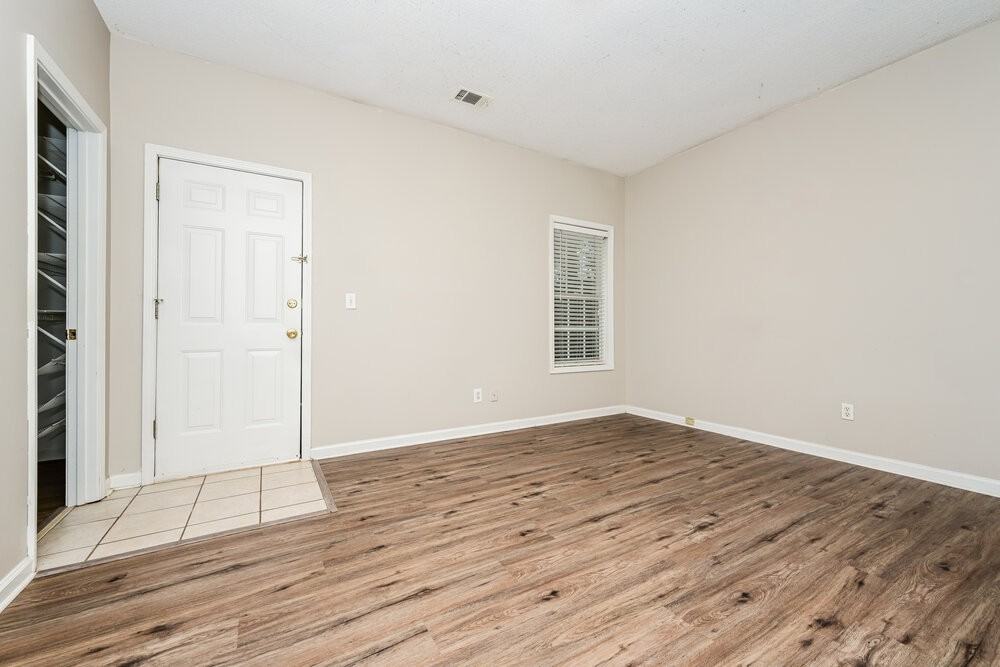 426 Old Ivy Path - Photo 4 of 17