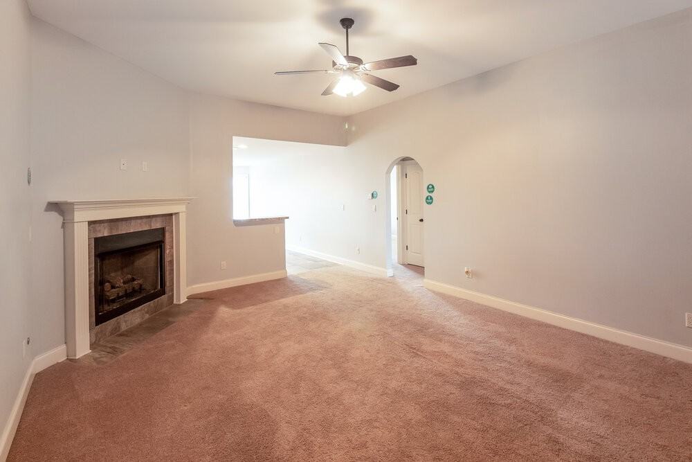 3145 Pinetree Loop N - Photo 4 of 17