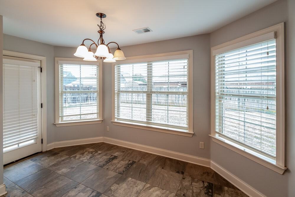 3145 Pinetree Loop N - Photo 5 of 17