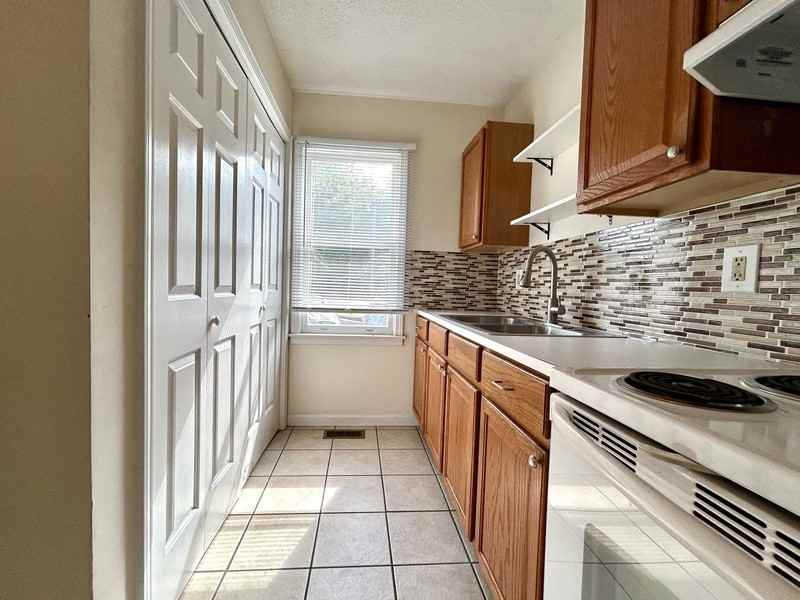 4707 Grassy Creek Rd - Photo 3 of 14