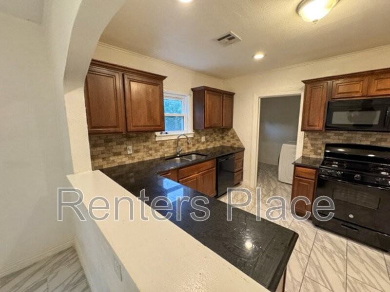 2233 N Denver Blvd - Photo 5 of 20
