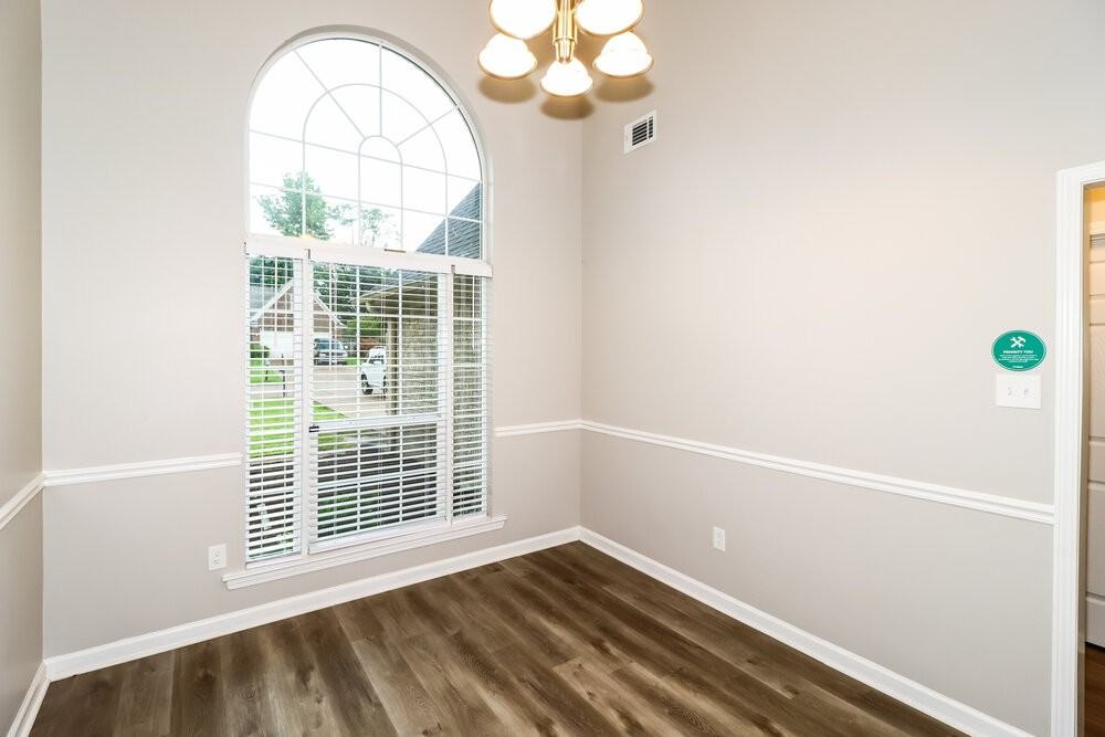 35 Lakewood Cv - Photo 7 of 17