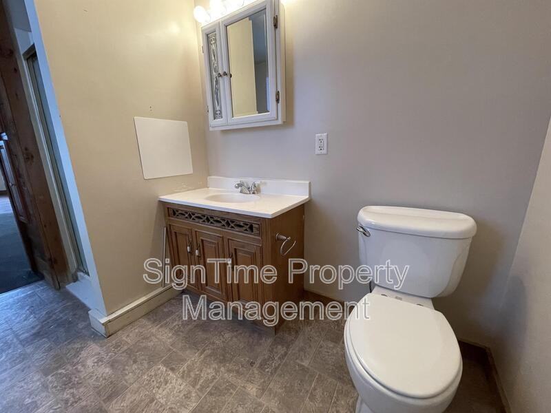 306 N Potomac St - Photo 5 of 7