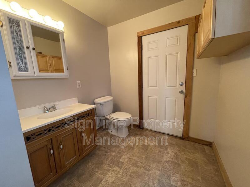 306 N Potomac St - Photo 7 of 7