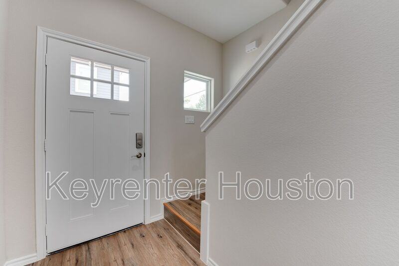 8202 Homewood Ln #E - Photo 3 of 35
