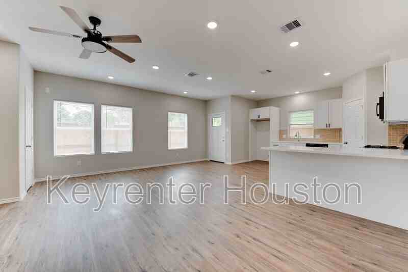 8202 Homewood Ln #E - Photo 5 of 35