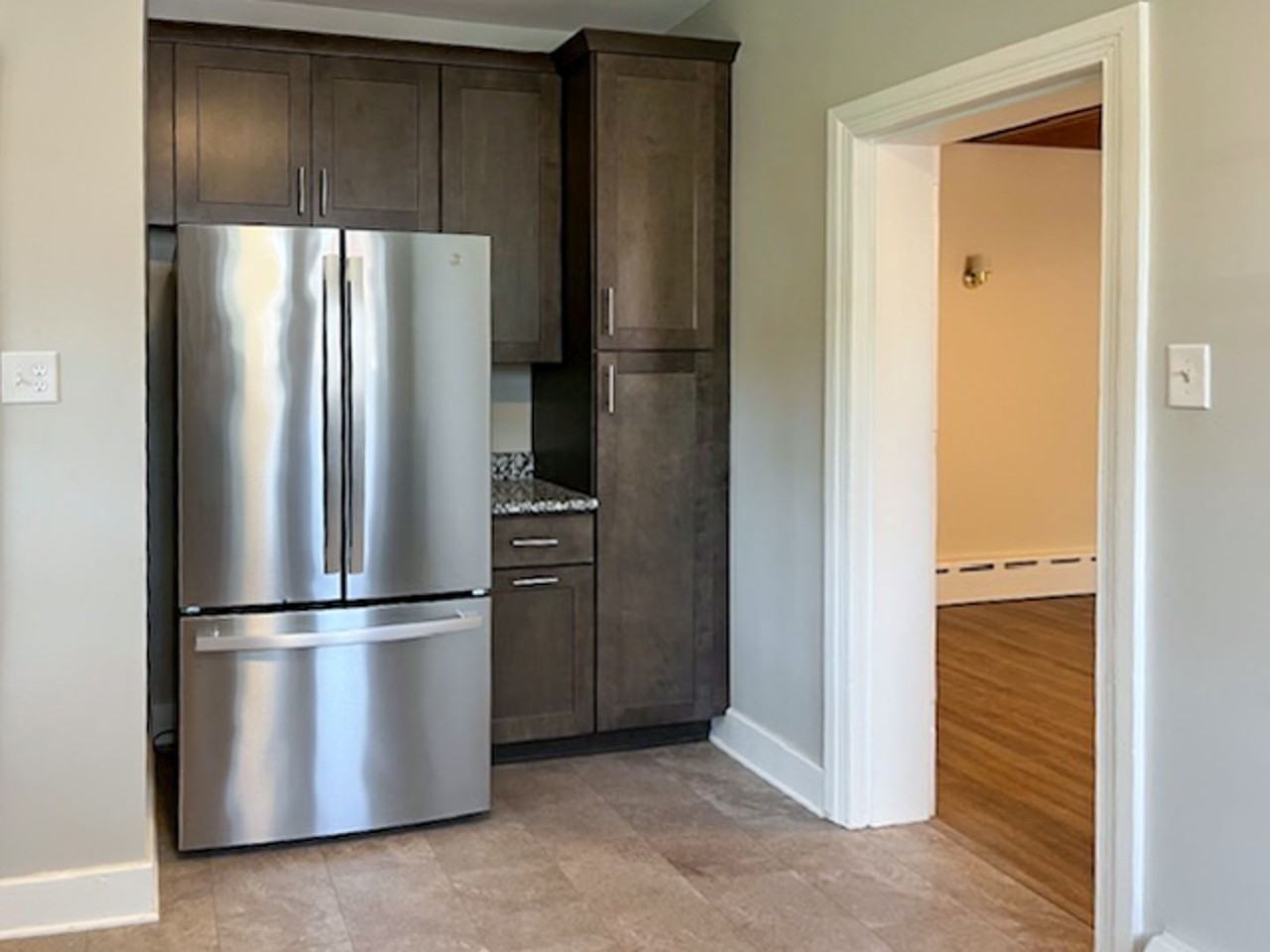 822 S Duke St - Photo 3 of 23