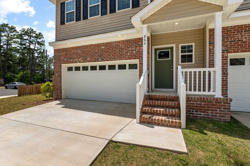 866 Ducks Lndg - Photo 3 of 26