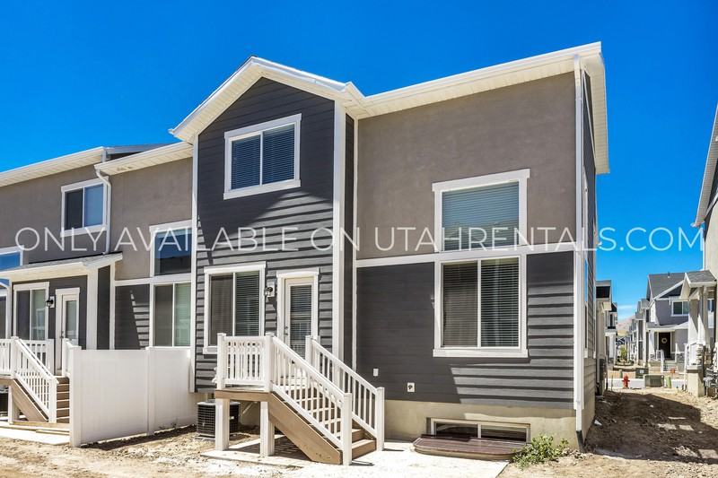 1736 Nw - Photo 3 of 19