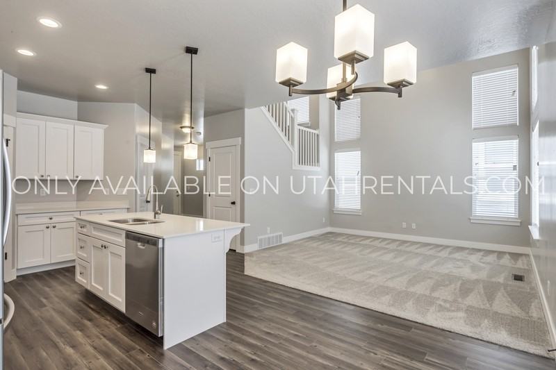 1736 Nw - Photo 6 of 19