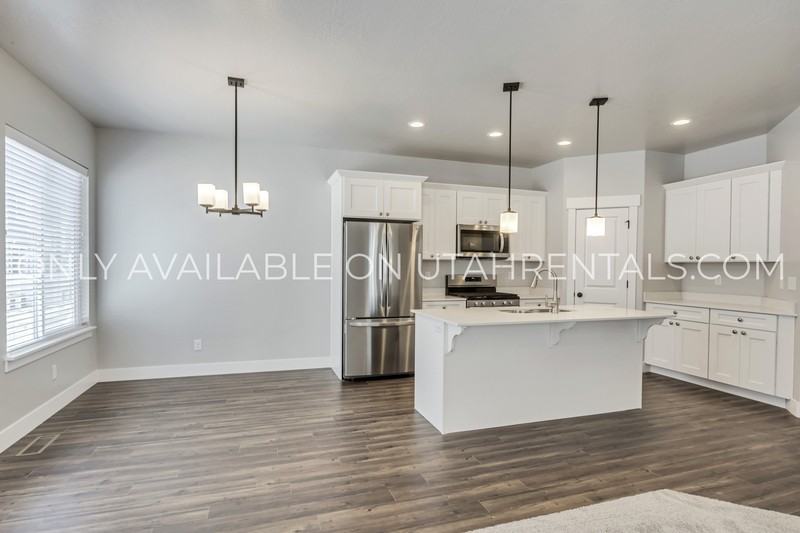 1736 Nw - Photo 7 of 19
