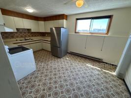 featured image of 39 Kingsway Dr W #1