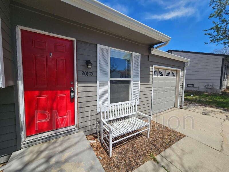 20105 E Coolidge Dr - Photo 2 of 21
