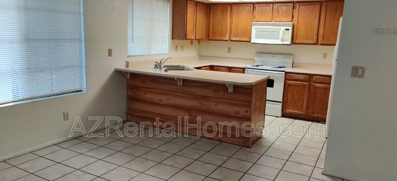 819 N College Ave #H116 - Photo 3 of 17