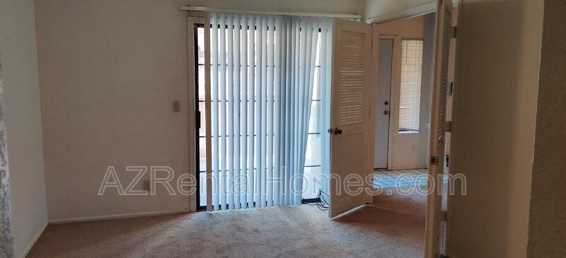 819 N College Ave #I122 - Photo 7 of 14