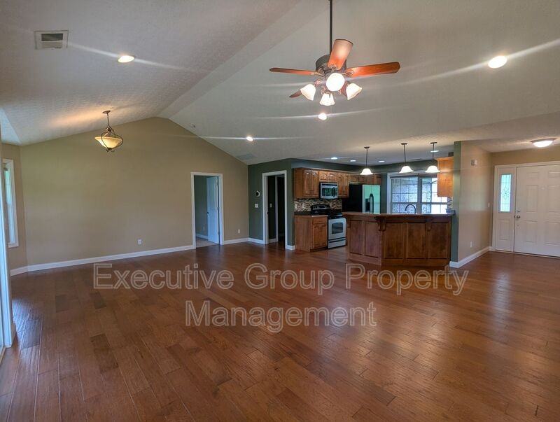 120 Victory Lake Dr - Photo 2 of 20