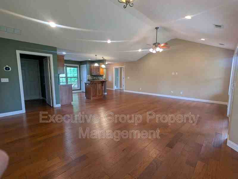 120 Victory Lake Dr - Photo 3 of 20