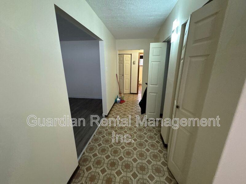 39 Kingsway Dr W #3 - Photo 7 of 22