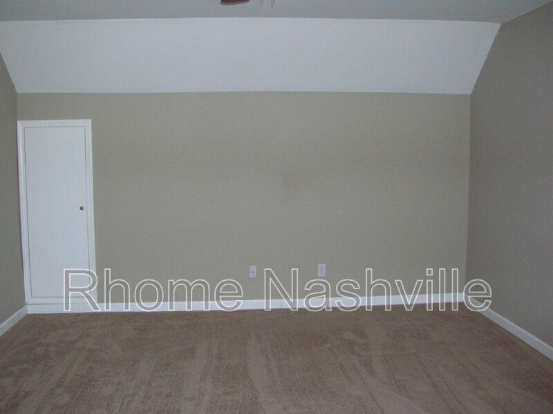 1019 Golf View Way - Photo 3 of 7