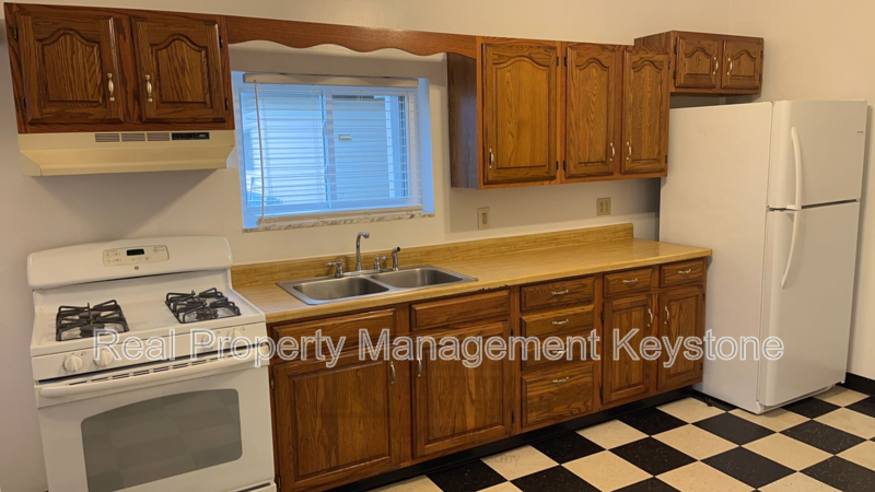 403 Ohio Ave #1stFL - Photo 4 of 20