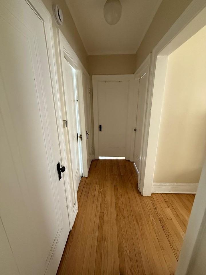 4407 N Kenneth - Photo 6 of 30