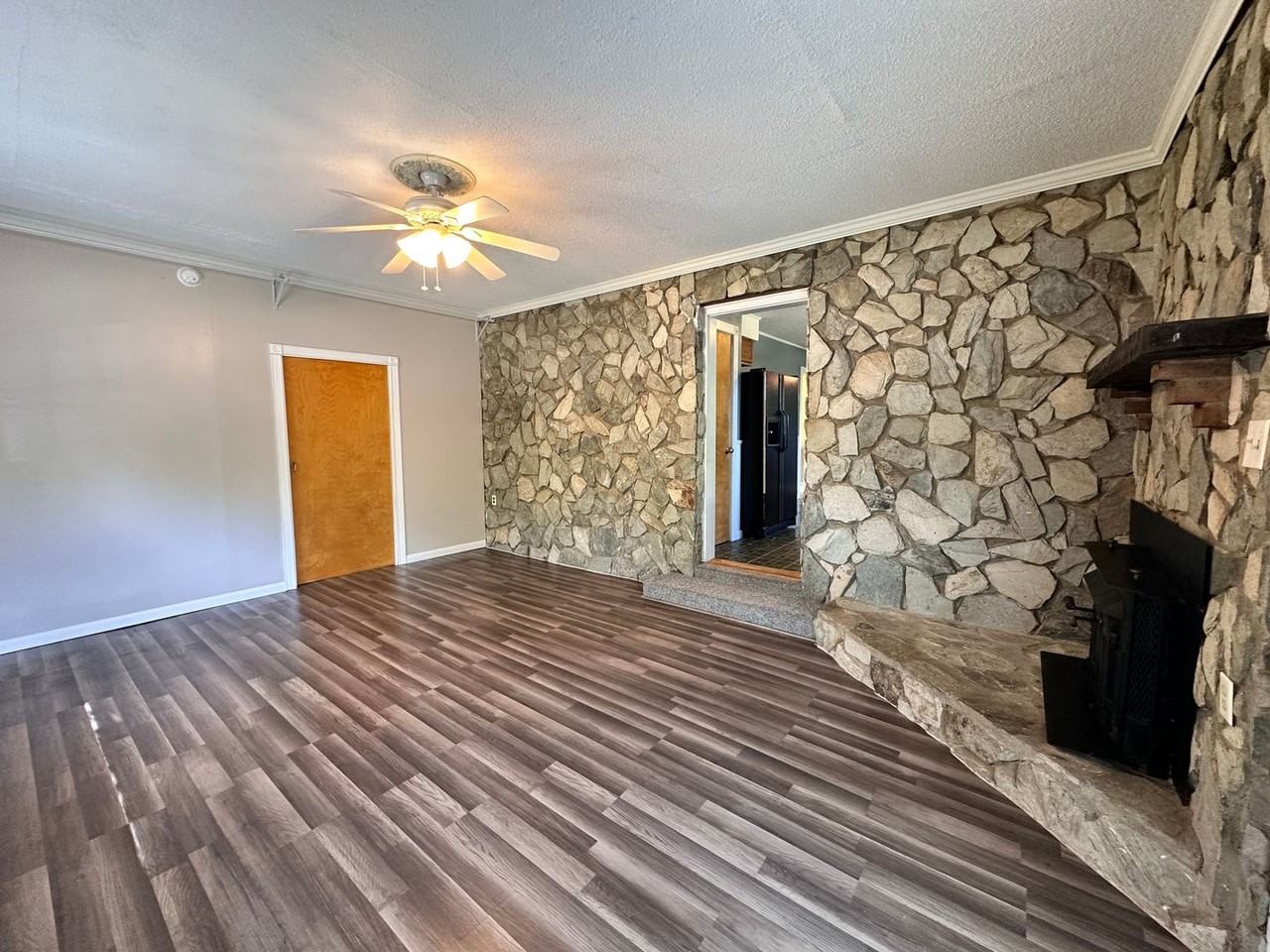 864 Springdale Rd - Photo 2 of 19