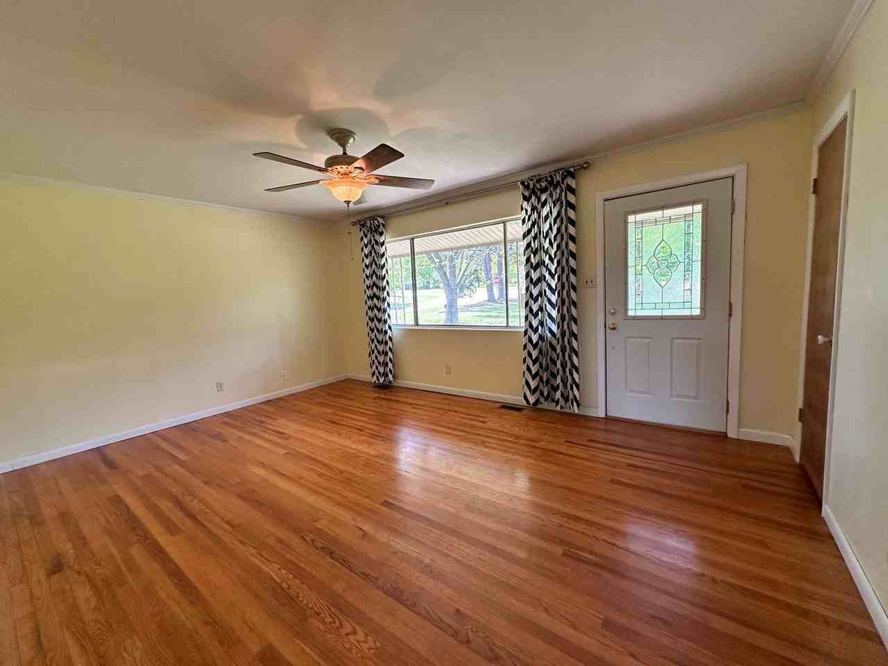 864 Springdale Rd - Photo 4 of 19