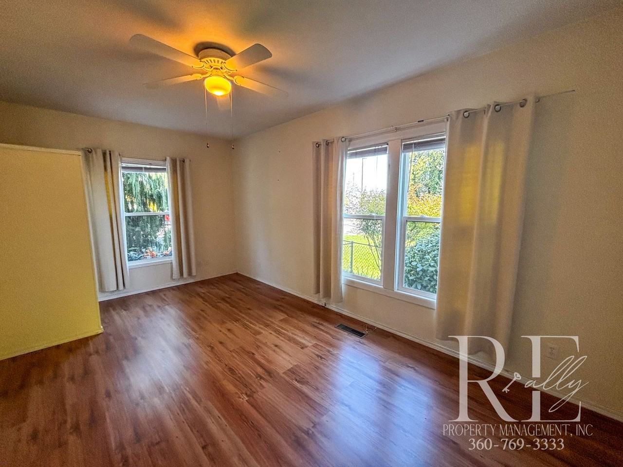 1215 Burwell St Apt B - Photo 7 of 18