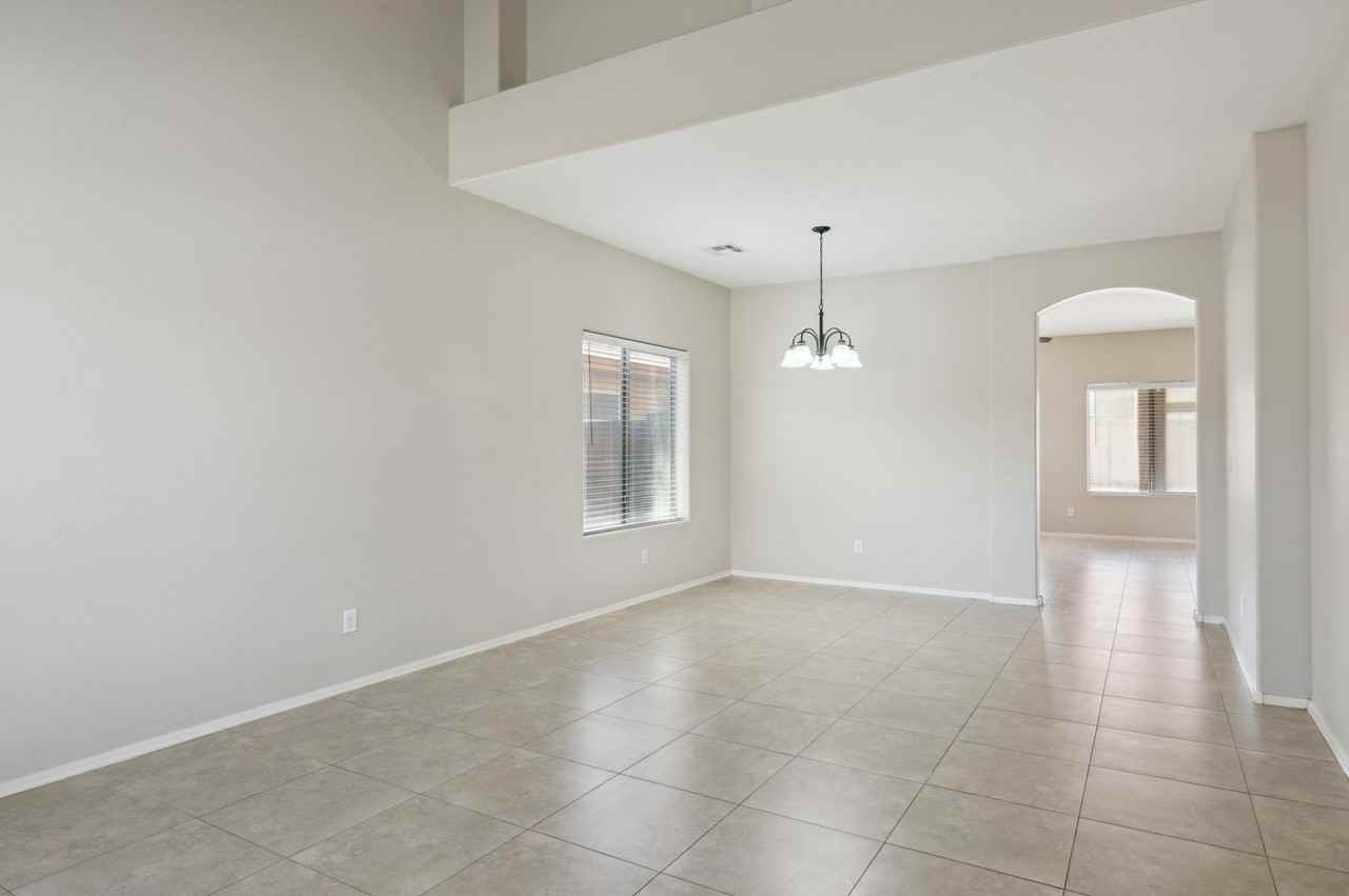 2711 W Jasper Butte Dr - Photo 4 of 36