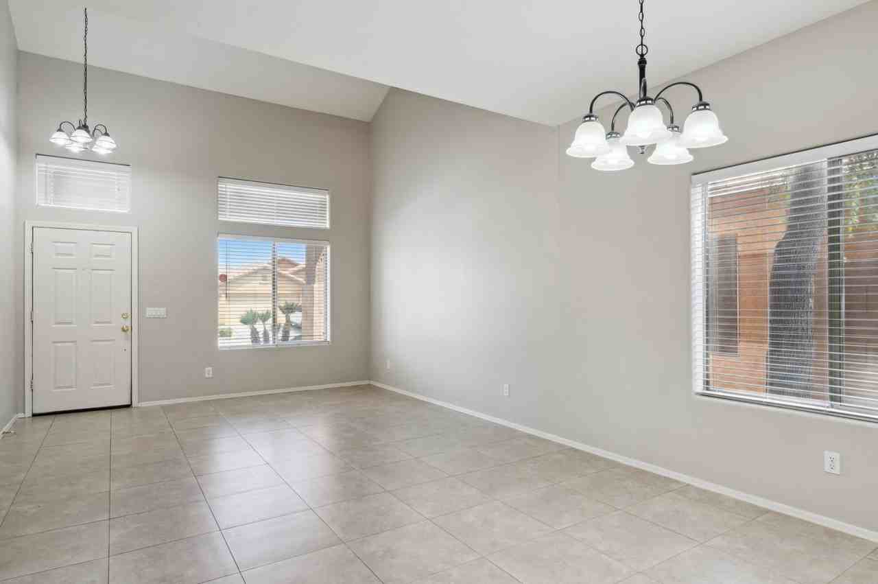 2711 W Jasper Butte Dr - Photo 5 of 36
