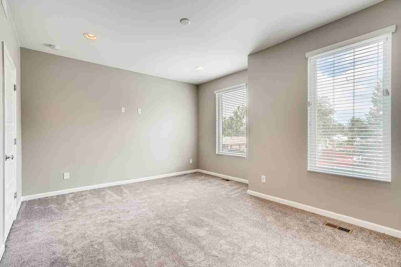 1033 Julian St - Photo 3 of 30