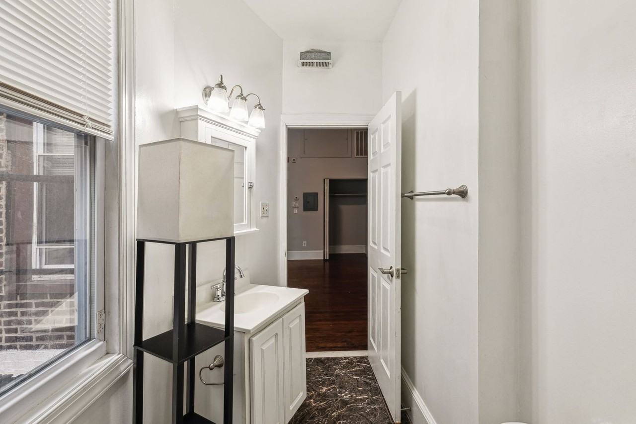 1931 Chestnut Street - Photo 3 of 19