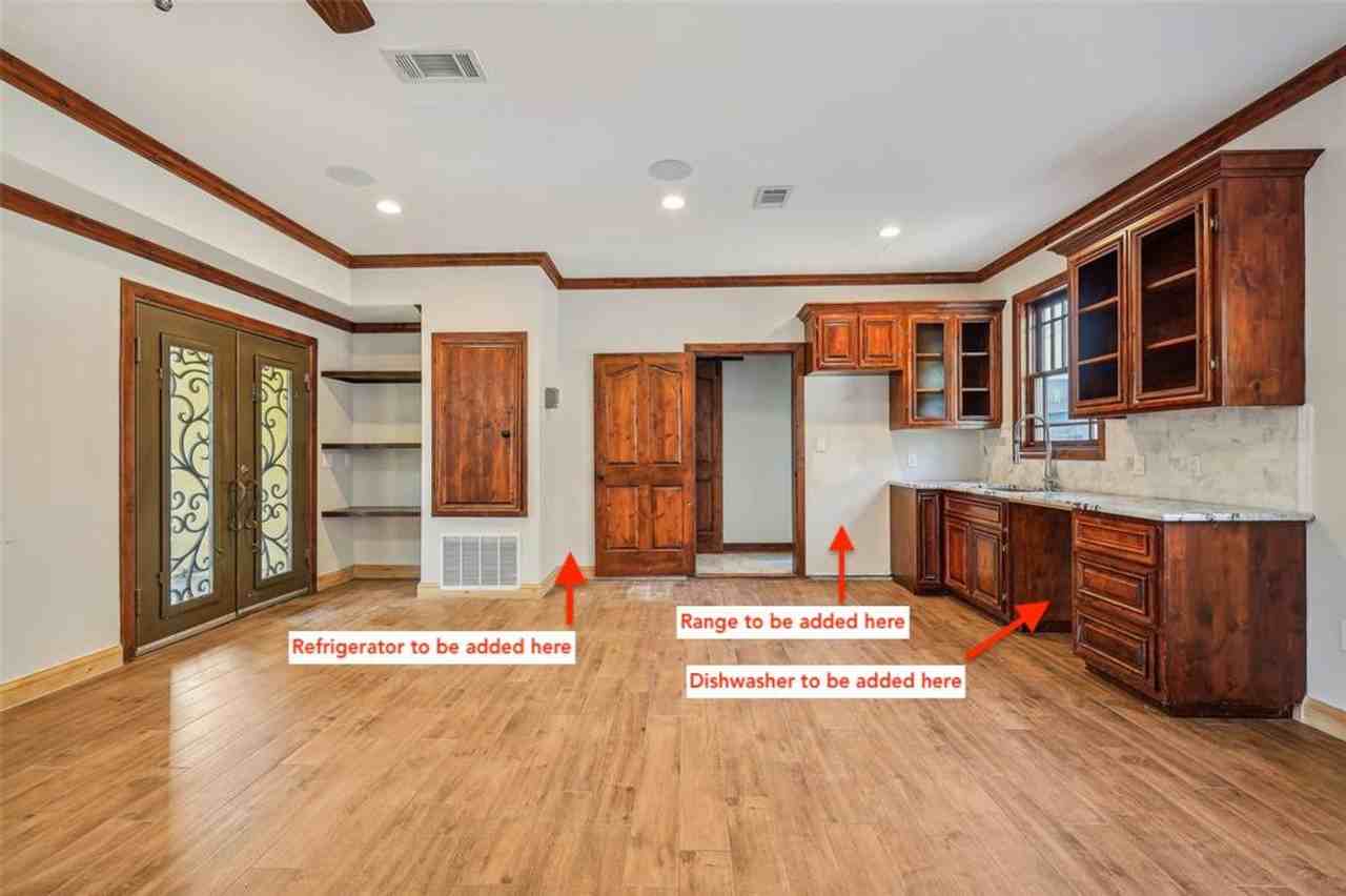 1904 E 13th St #B - Photo 3 of 12