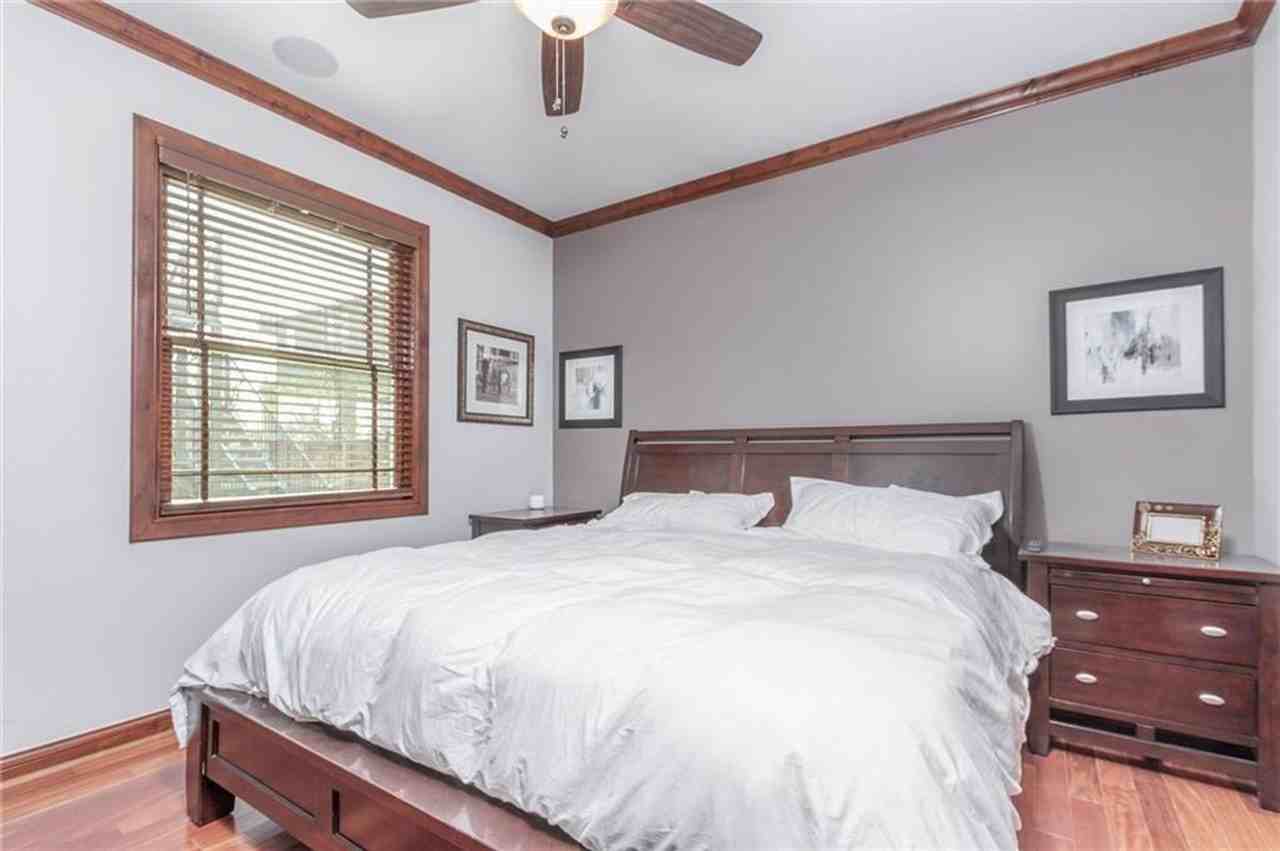 1904 E 13th St #B - Photo 5 of 12