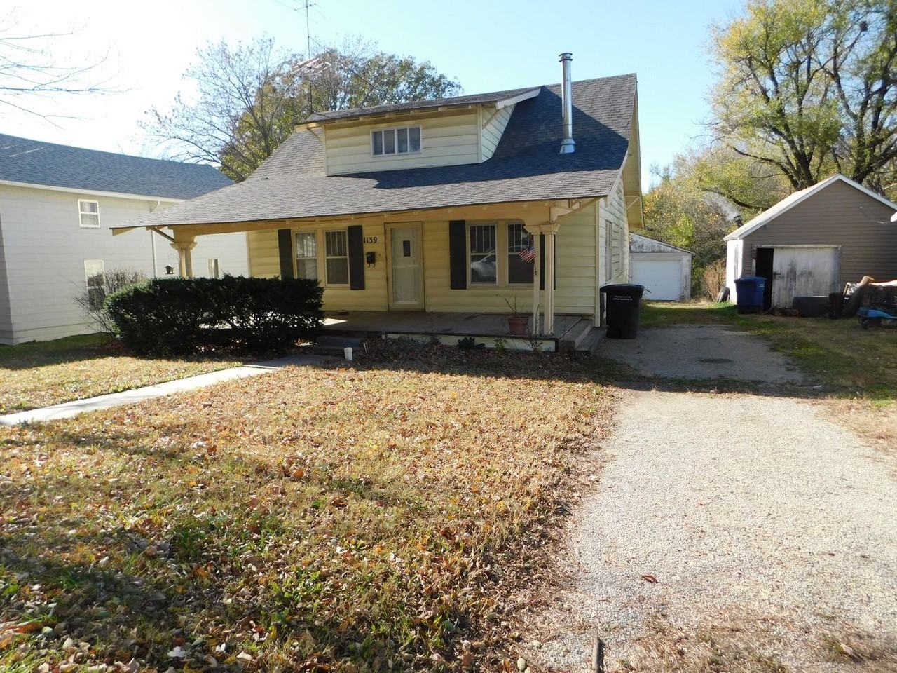 1139 Dearborn St - Photo 2 of 20