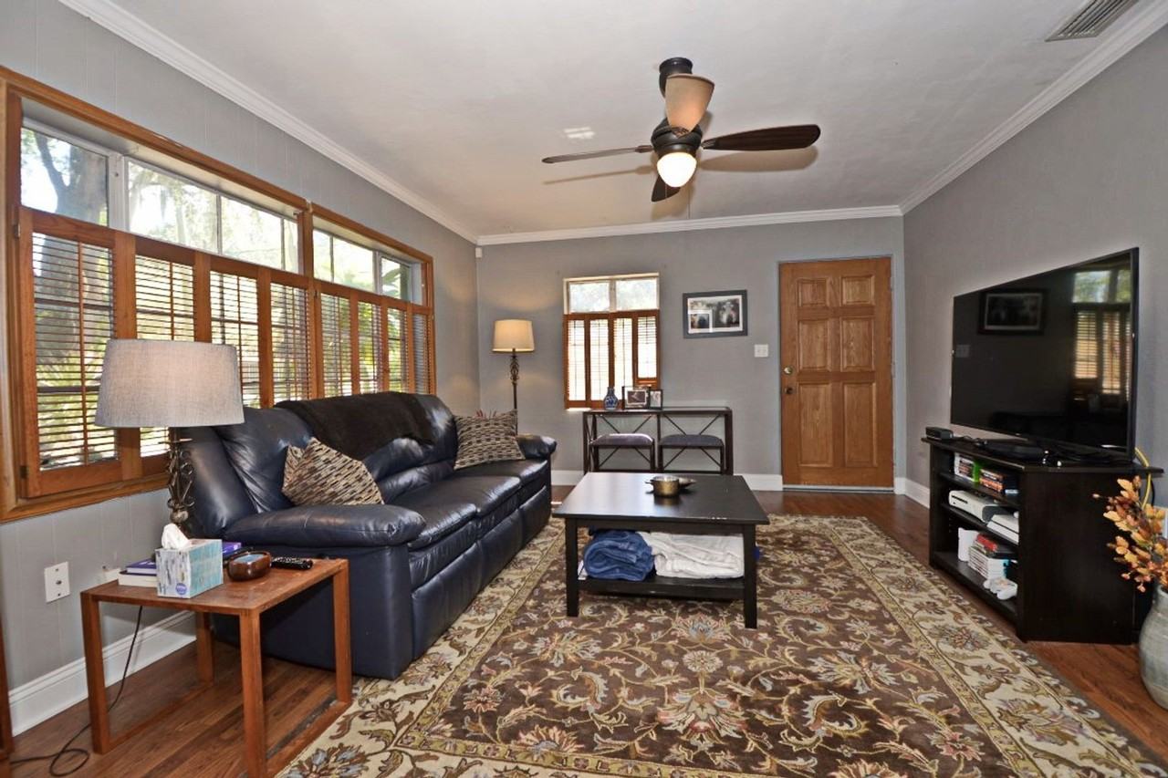 1928 S Fern Creek Ave - Photo 3 of 26