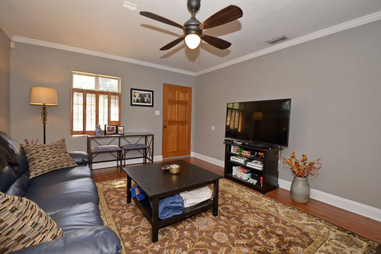 1928 S Fern Creek Ave - Photo 4 of 26