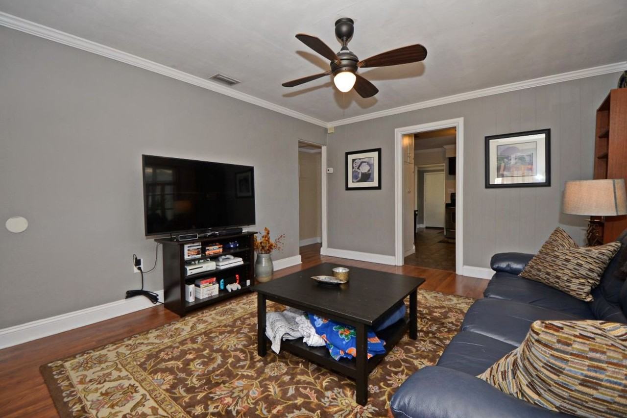 1928 S Fern Creek Ave - Photo 6 of 26