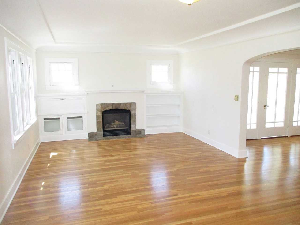 1110 S Ross St - Photo 3 of 25