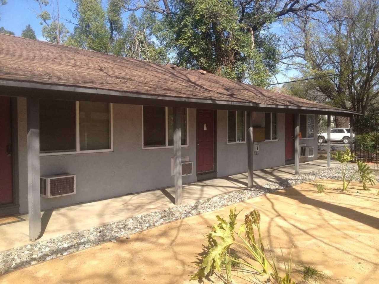 Rogue Apartments - Photo 4 of 4