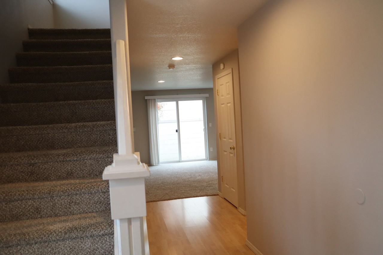 13920 Ne 7th Ct - Photo 3 of 32