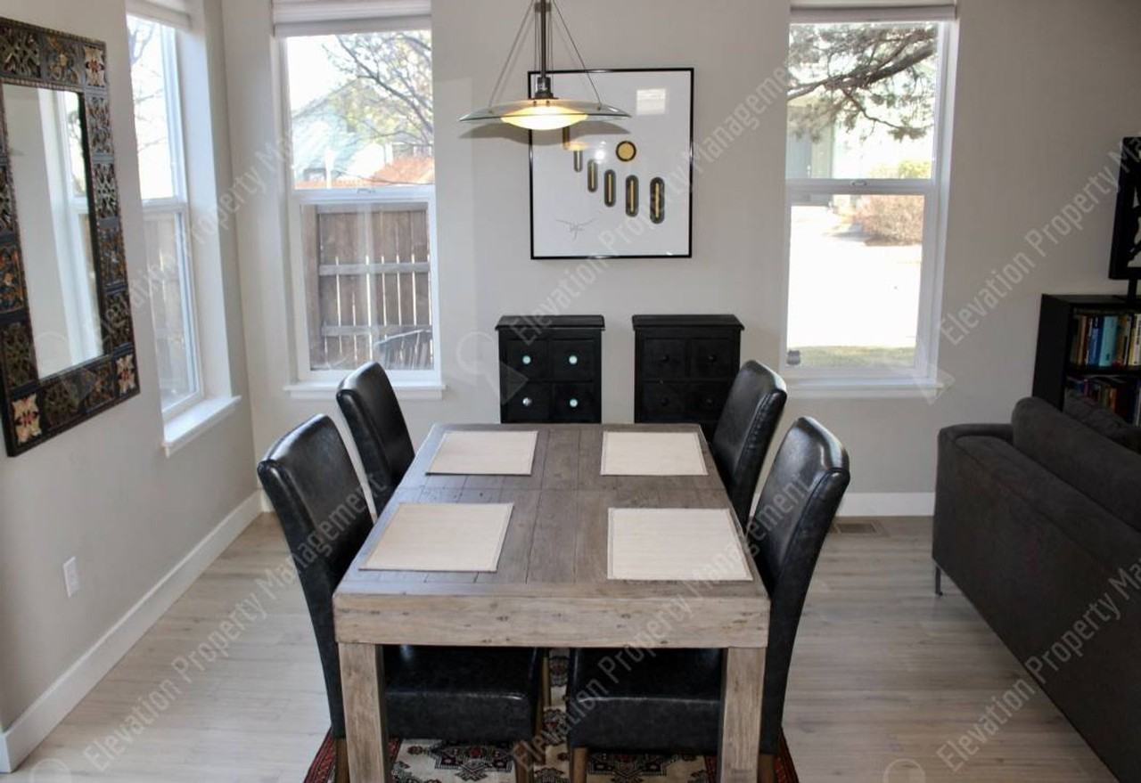 108 Sw Taft Ave - Photo 4 of 19