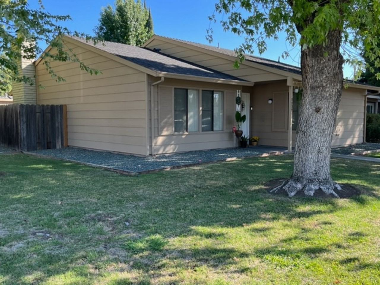 3339 Riverton Way - Photo 2 of 4