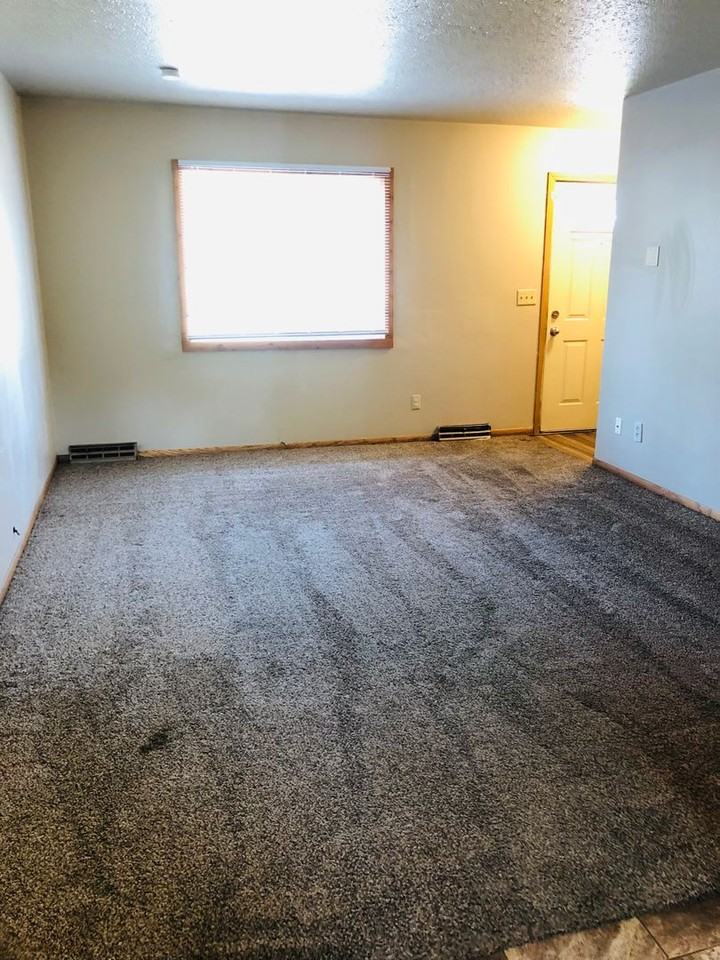 909 11th Ave Nw - Photo 4 of 18