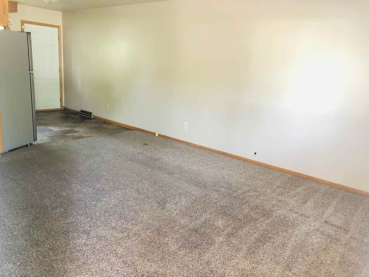 909 11th Ave Nw - Photo 3 of 18