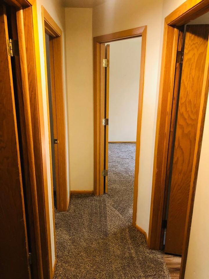 909 11th Ave Nw - Photo 6 of 18