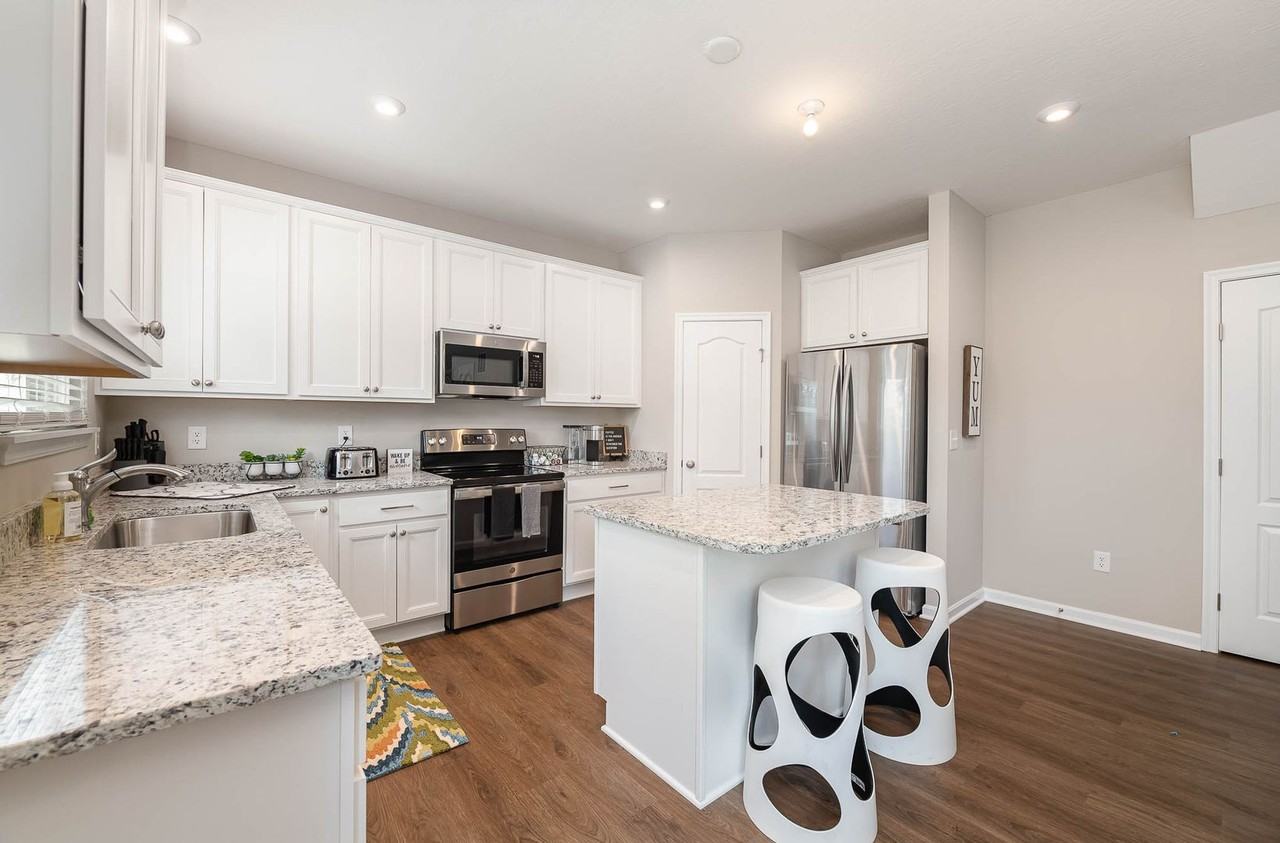 1344 Soaring Way - Photo 4 of 44