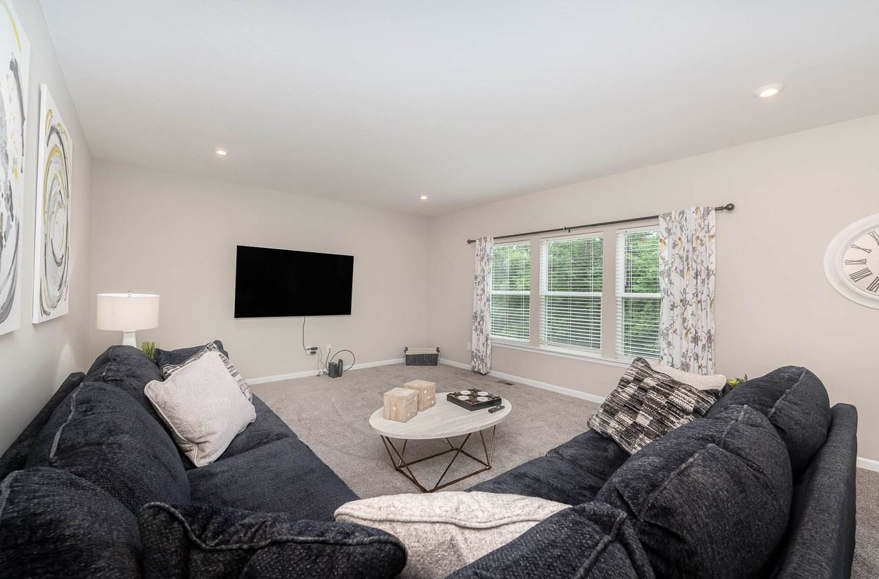 1344 Soaring Way - Photo 5 of 44