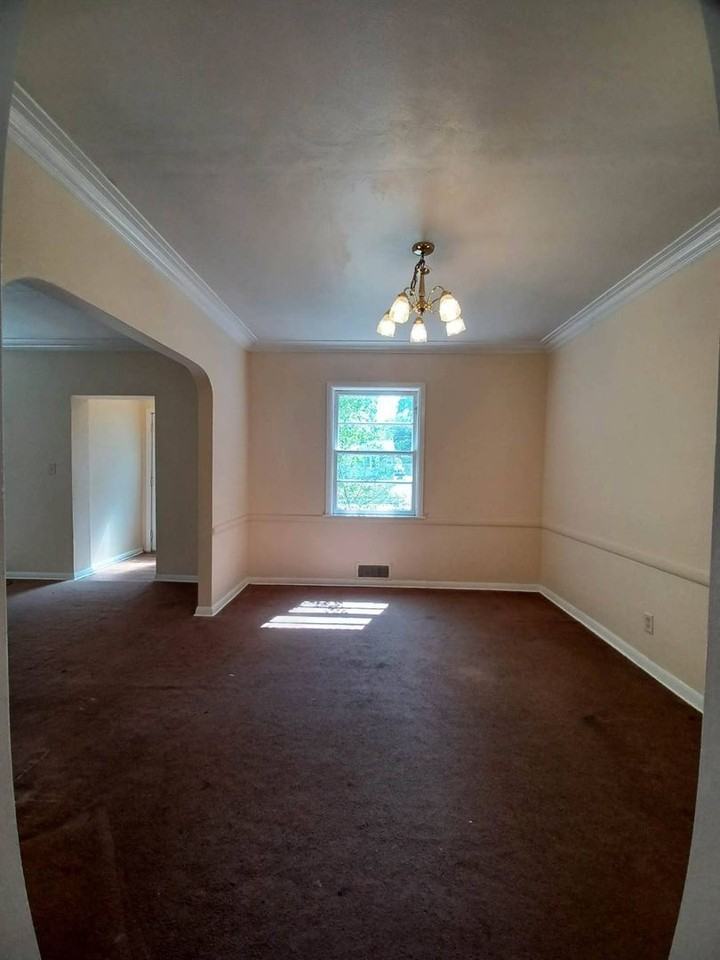 915 Peter Ave - Photo 3 of 9